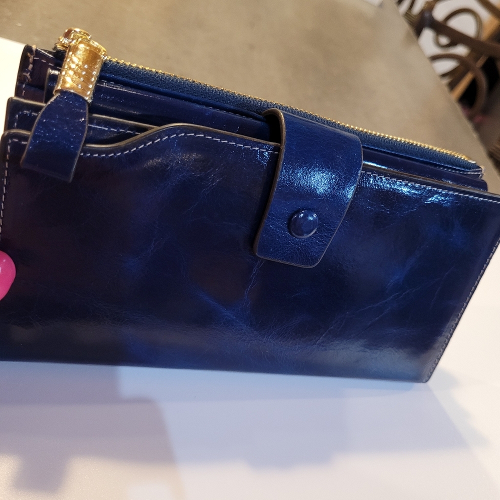 Yaluxe waxed a genuine leather wallet.  Blue.